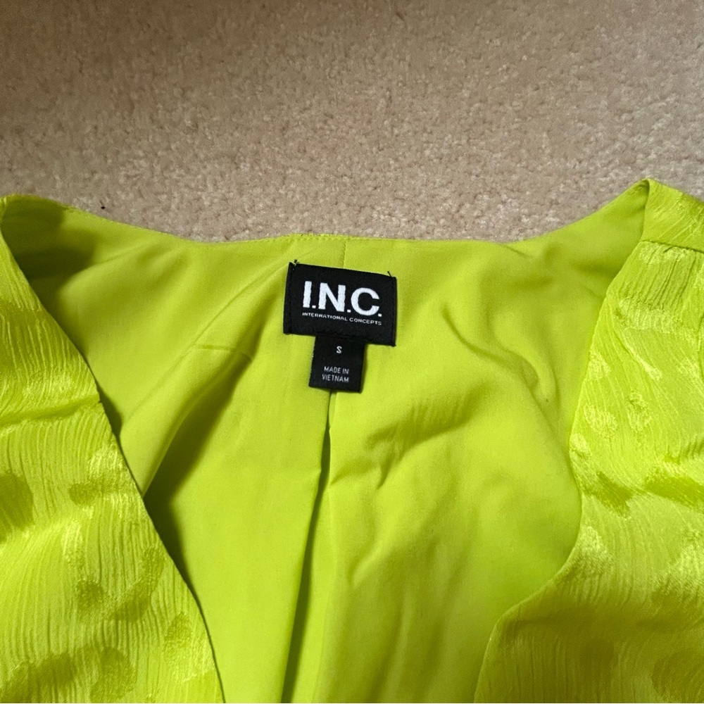 GORGEOUS 💚💚💚INC INTERNATIONAL CONCEPTS LONG SLEEVED TOP NWOT - Picture 5 of 10